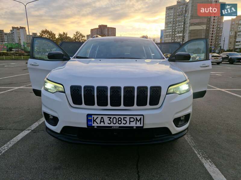 Внедорожник / Кроссовер Jeep Cherokee 2022 в Киеве
