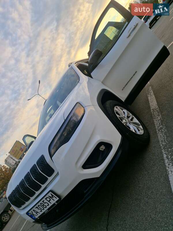 Внедорожник / Кроссовер Jeep Cherokee 2022 в Киеве