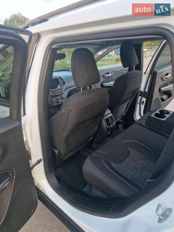 Внедорожник / Кроссовер Jeep Cherokee 2022 в Киеве