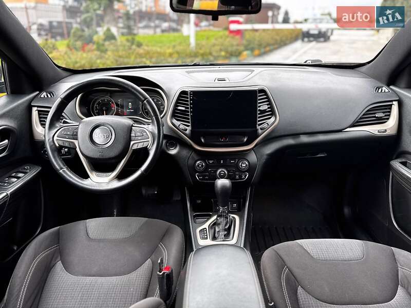 Позашляховик / Кросовер Jeep Cherokee 2015 в Івано-Франківську фото 81 Позашляховик / Кросовер Jeep Cherokee 2015 в Івано-Франківську