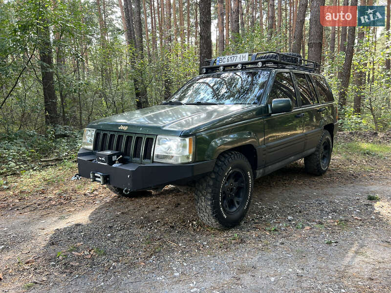 Позашляховик / Кросовер Jeep Cherokee 1996 в Кременці