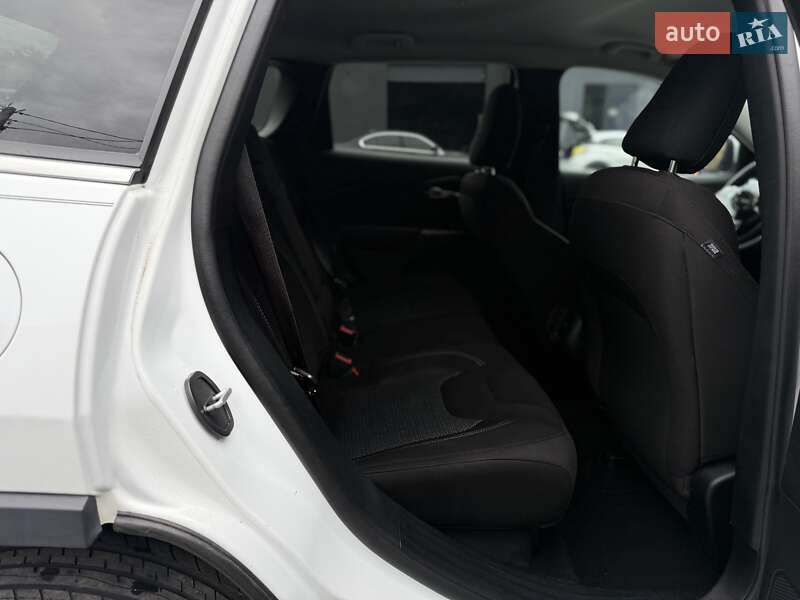 Позашляховик / Кросовер Jeep Cherokee 2019 в Львові фото 30 Позашляховик / Кросовер Jeep Cherokee 2019 в Львові