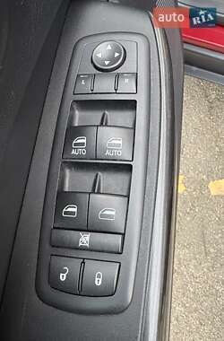 Внедорожник / Кроссовер Jeep Cherokee 2016 в 
