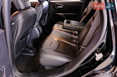 Позашляховик / Кросовер Jeep Cherokee 2020 в  фото 32 Позашляховик / Кросовер Jeep Cherokee 2020 в