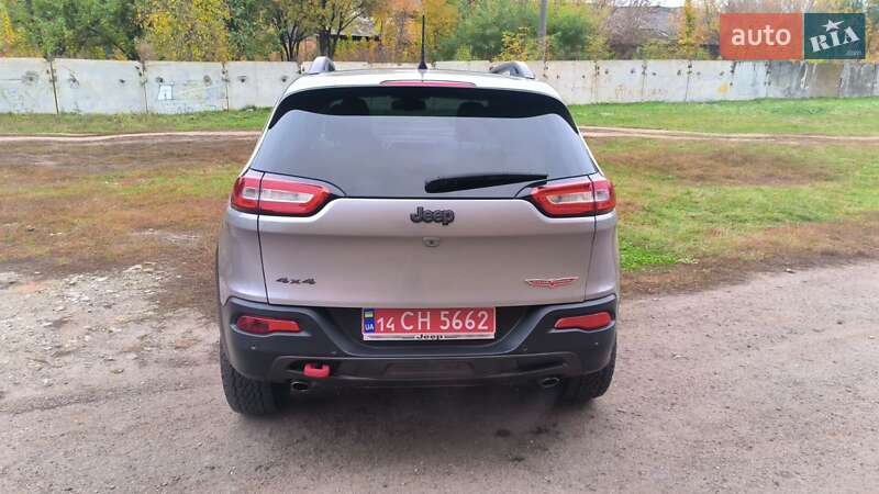 Внедорожник / Кроссовер Jeep Cherokee 2017 в Смеле фото 6 Внедорожник / Кроссовер Jeep Cherokee 2017 в Смеле