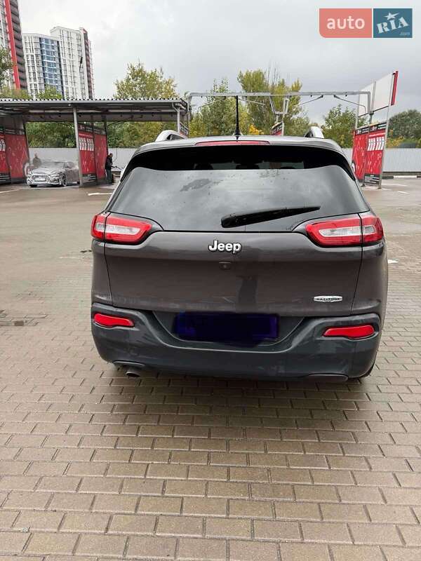 Внедорожник / Кроссовер Jeep Cherokee 2017 в Киеве