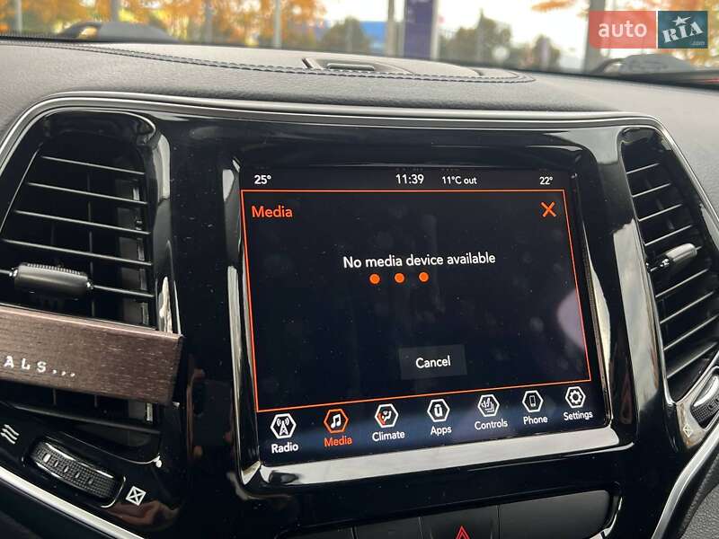 Внедорожник / Кроссовер Jeep Cherokee 2020 в Киеве