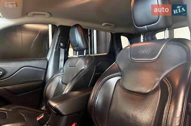 Внедорожник / Кроссовер Jeep Cherokee 2016 в 