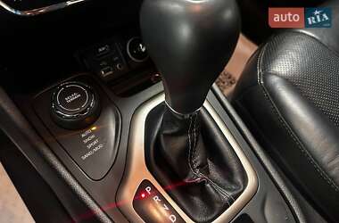 Внедорожник / Кроссовер Jeep Cherokee 2016 в 