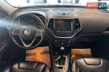 Внедорожник / Кроссовер Jeep Cherokee 2016 в 