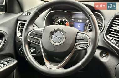 Внедорожник / Кроссовер Jeep Cherokee 2018 в 