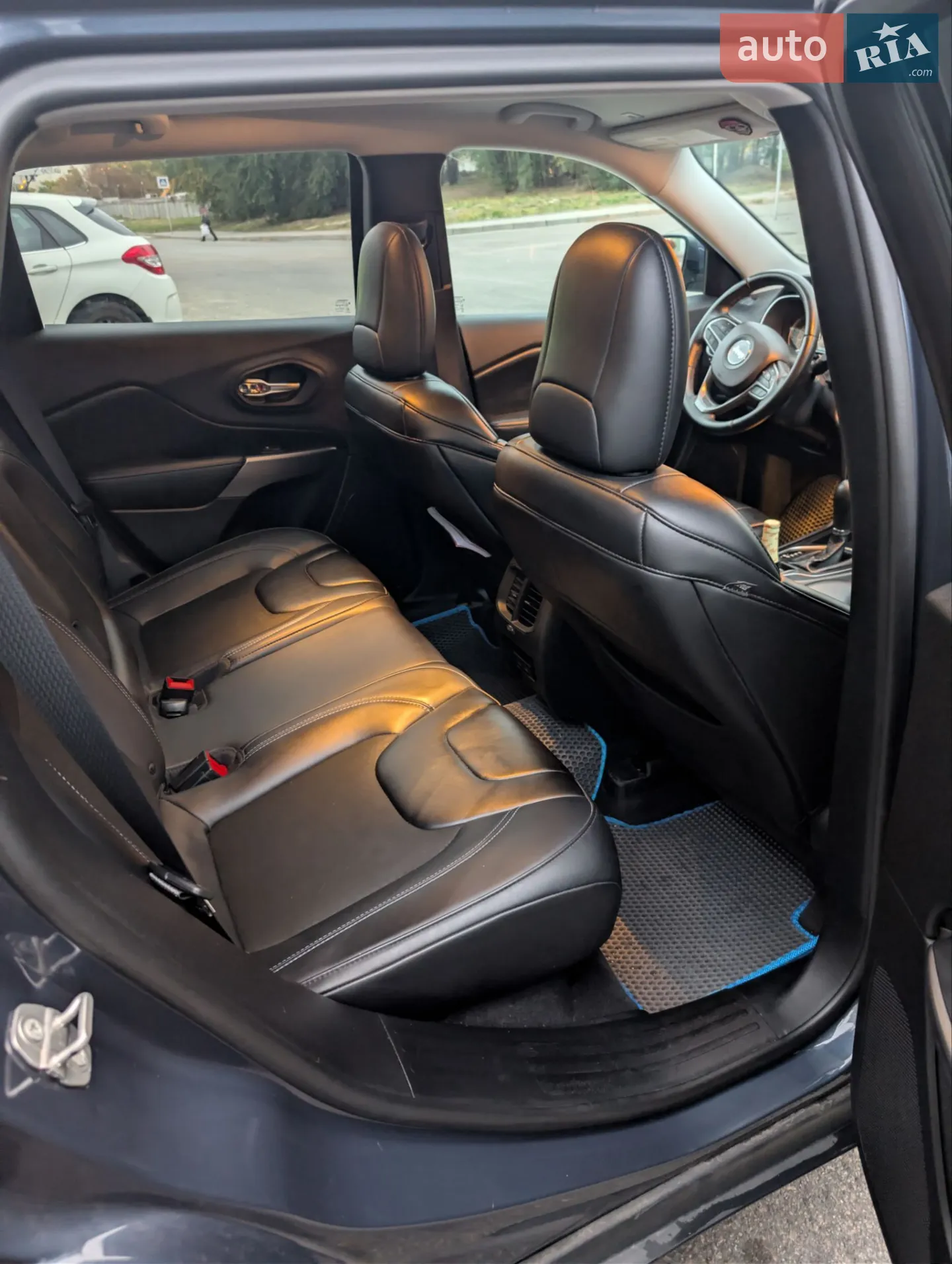2019 Jeep Cherokee - мініатюра 9