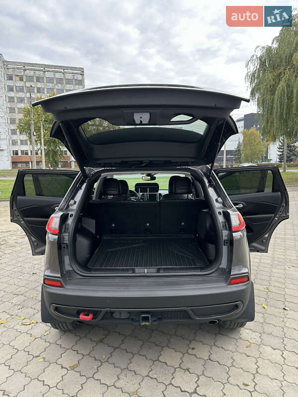 Внедорожник / Кроссовер Jeep Cherokee 2019 в Черкассах