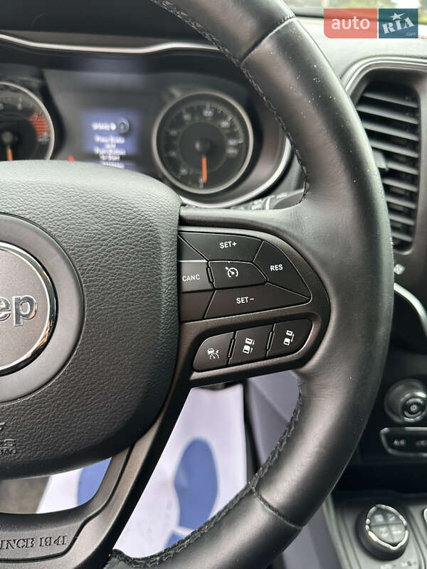 Внедорожник / Кроссовер Jeep Cherokee 2019 в Черкассах
