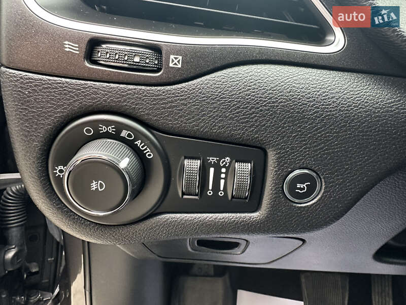 Внедорожник / Кроссовер Jeep Cherokee 2019 в Черкассах