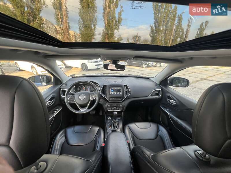 Внедорожник / Кроссовер Jeep Cherokee 2018 в Харькове