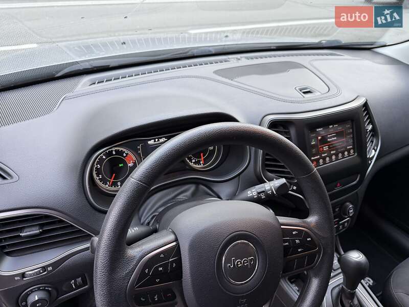 Внедорожник / Кроссовер Jeep Cherokee 2018 в Киеве