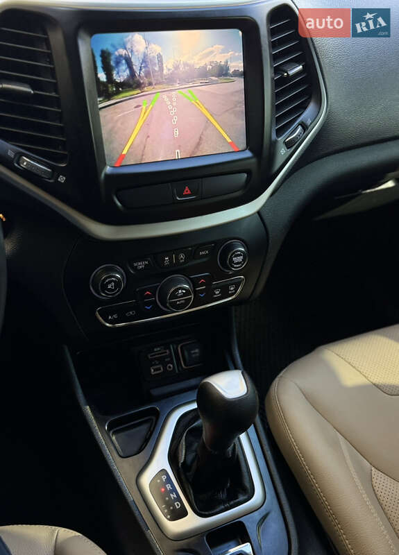 Позашляховик / Кросовер Jeep Cherokee 2015 в Миколаєві