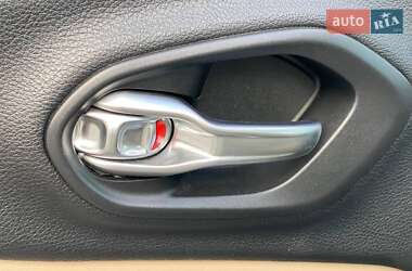 Внедорожник / Кроссовер Jeep Cherokee 2016 в 