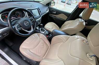 Внедорожник / Кроссовер Jeep Cherokee 2016 в 