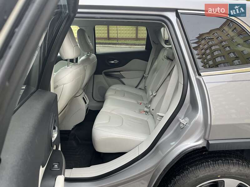 Позашляховик / Кросовер Jeep Cherokee 2019 в Києві