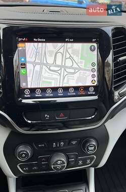 Внедорожник / Кроссовер Jeep Cherokee 2019 в 