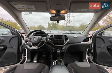 Внедорожник / Кроссовер Jeep Cherokee 2014 в 