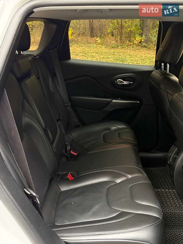 Внедорожник / Кроссовер Jeep Cherokee 2019 в Новомосковске фото 41 Внедорожник / Кроссовер Jeep Cherokee 2019 в Новомосковске