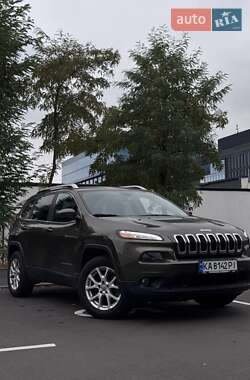 Внедорожник / Кроссовер Jeep Cherokee 2015 в Киеве