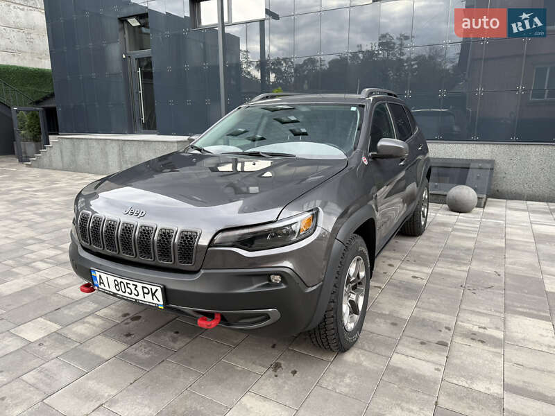 Внедорожник / Кроссовер Jeep Cherokee 2019 в 