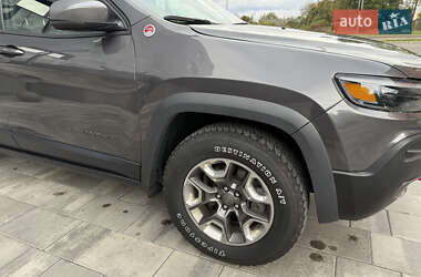 Внедорожник / Кроссовер Jeep Cherokee 2019 в 