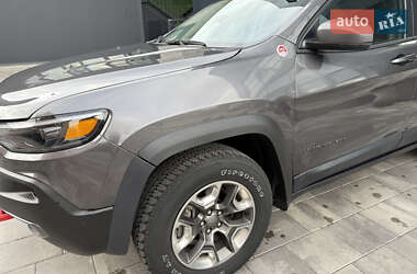 Внедорожник / Кроссовер Jeep Cherokee 2019 в 