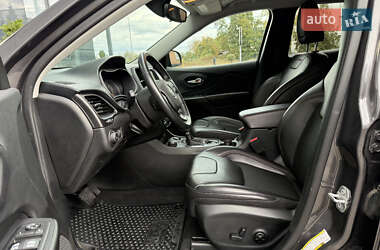 Внедорожник / Кроссовер Jeep Cherokee 2019 в 