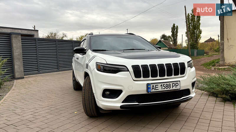 Внедорожник / Кроссовер Jeep Cherokee 2019 в Кривом Роге