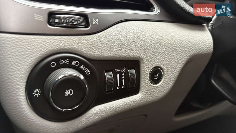 Внедорожник / Кроссовер Jeep Cherokee 2019 в Кривом Роге