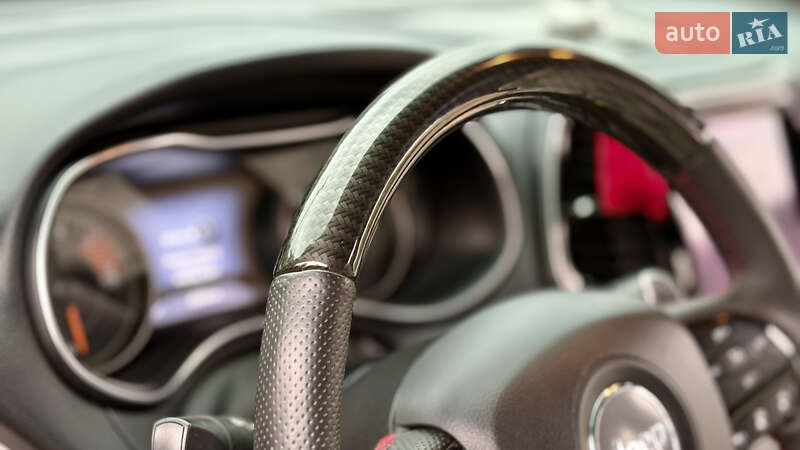 Внедорожник / Кроссовер Jeep Cherokee 2019 в Кривом Роге