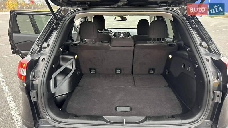 Позашляховик / Кросовер Jeep Cherokee 2017 в Полтаві фото 15 Позашляховик / Кросовер Jeep Cherokee 2017 в Полтаві