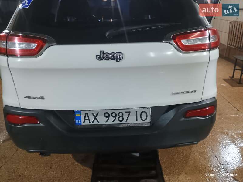 Внедорожник / Кроссовер Jeep Cherokee 2014 в Харькове
