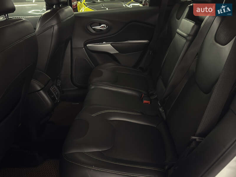 Позашляховик / Кросовер Jeep Cherokee 2017 в Миколаєві фото 22 Позашляховик / Кросовер Jeep Cherokee 2017 в Миколаєві