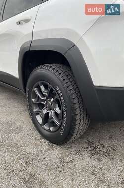 Внедорожник / Кроссовер Jeep Cherokee 2022 в 