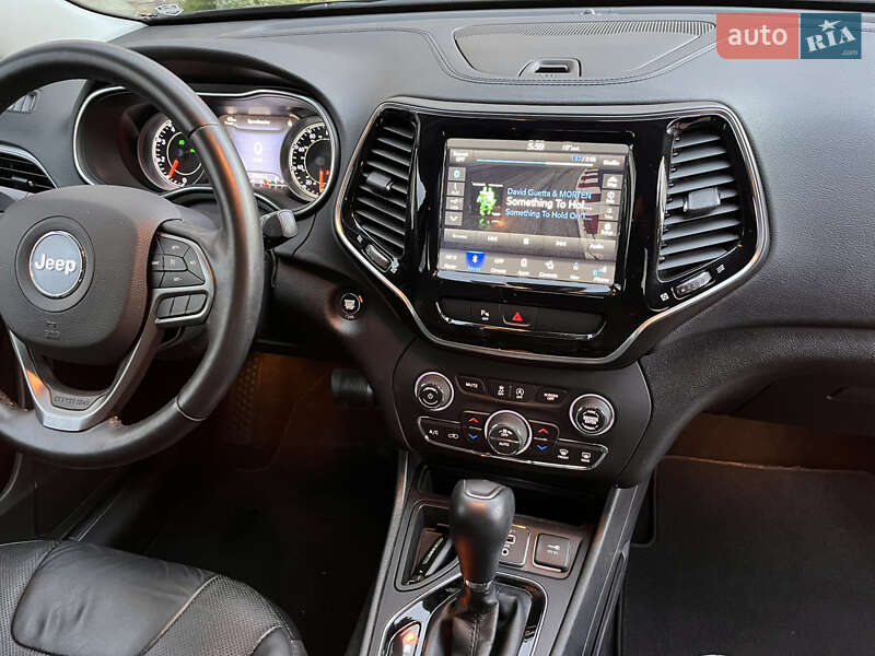 Внедорожник / Кроссовер Jeep Cherokee 2019 в Львове