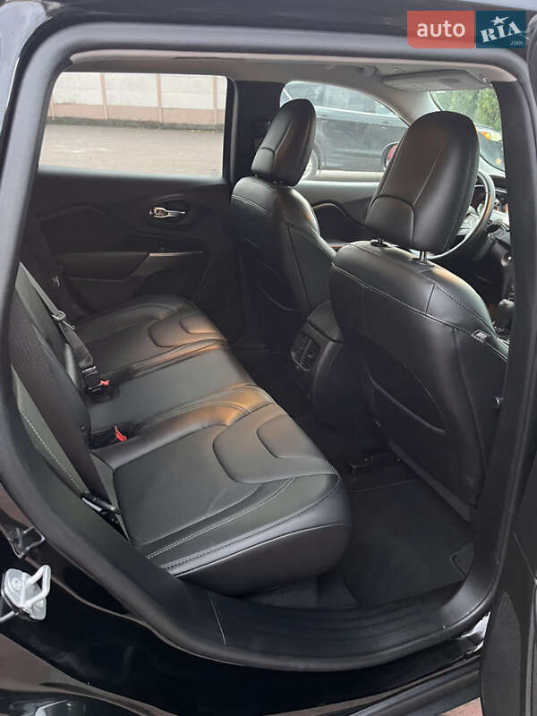 Внедорожник / Кроссовер Jeep Cherokee 2019 в Львове