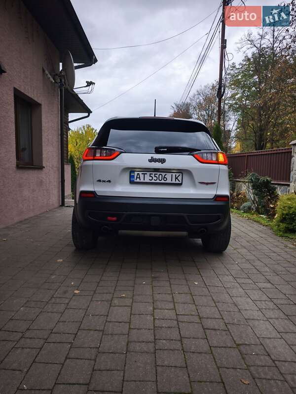 Внедорожник / Кроссовер Jeep Cherokee 2018 в Надворной