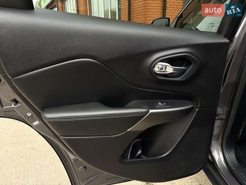 Внедорожник / Кроссовер Jeep Cherokee 2020 в Лубнах фото 49 Внедорожник / Кроссовер Jeep Cherokee 2020 в Лубнах