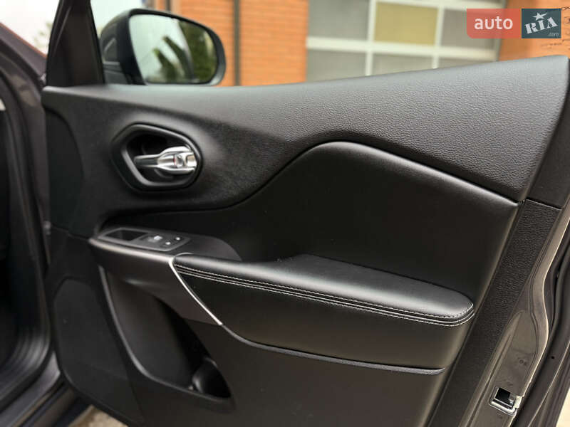 Внедорожник / Кроссовер Jeep Cherokee 2020 в Лубнах фото 59 Внедорожник / Кроссовер Jeep Cherokee 2020 в Лубнах