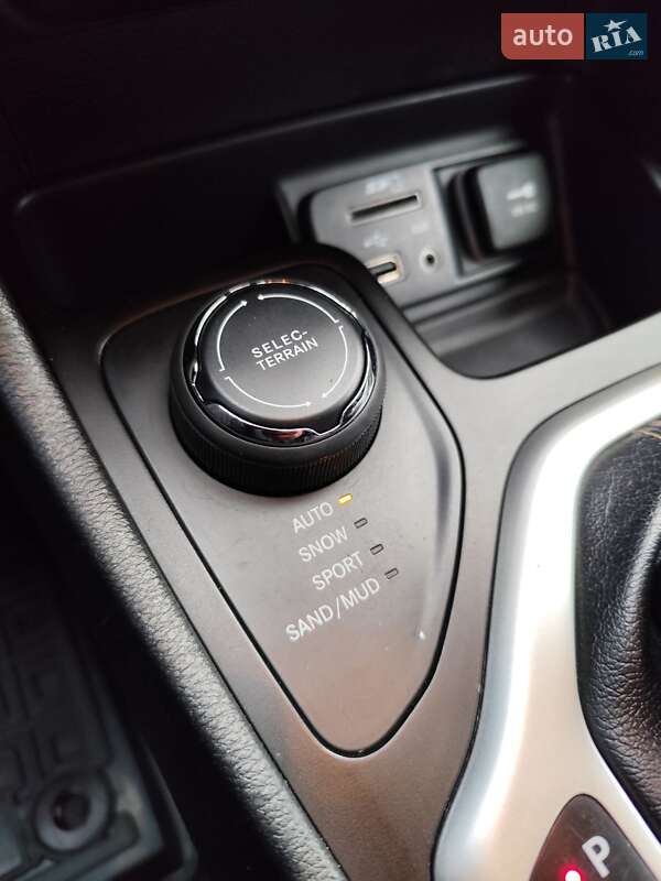 Позашляховик / Кросовер Jeep Cherokee 2017 в Чернігові фото 28 Позашляховик / Кросовер Jeep Cherokee 2017 в Чернігові