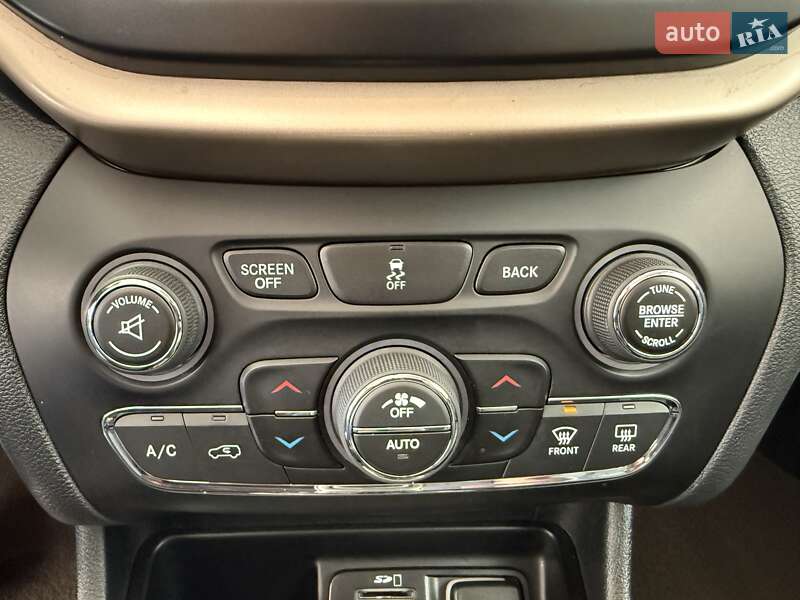 Внедорожник / Кроссовер Jeep Cherokee 2015 в Черновцах фото 48 Внедорожник / Кроссовер Jeep Cherokee 2015 в Черновцах