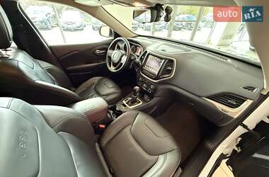 Позашляховик / Кросовер Jeep Cherokee 2015 в  фото 33 Позашляховик / Кросовер Jeep Cherokee 2015 в