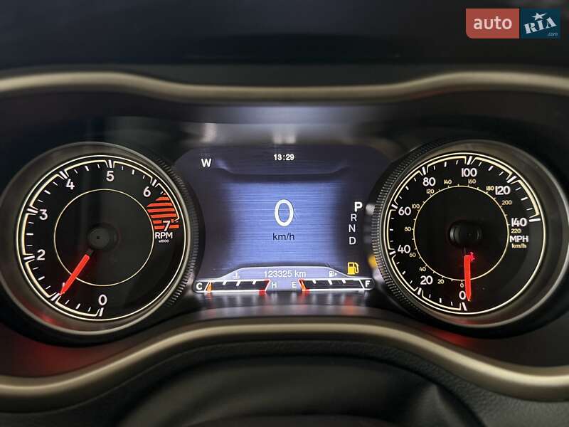 Внедорожник / Кроссовер Jeep Cherokee 2015 в Черновцах фото 31 Внедорожник / Кроссовер Jeep Cherokee 2015 в Черновцах