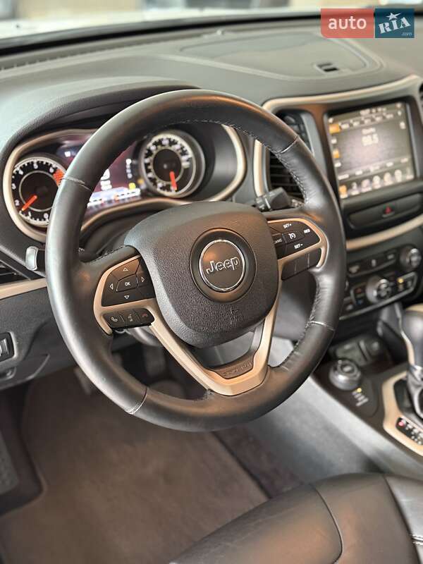 Внедорожник / Кроссовер Jeep Cherokee 2015 в Черновцах фото 37 Внедорожник / Кроссовер Jeep Cherokee 2015 в Черновцах